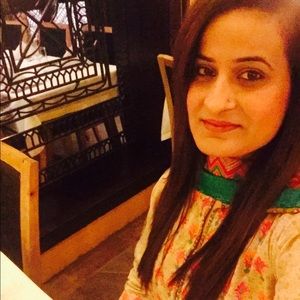 Meet your Posher, Huda